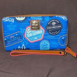 Dooney & Bourke Blue Graphic Wristlet
